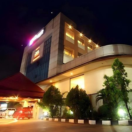 Hotel Banjarmasin International المظهر الخارجي الصورة