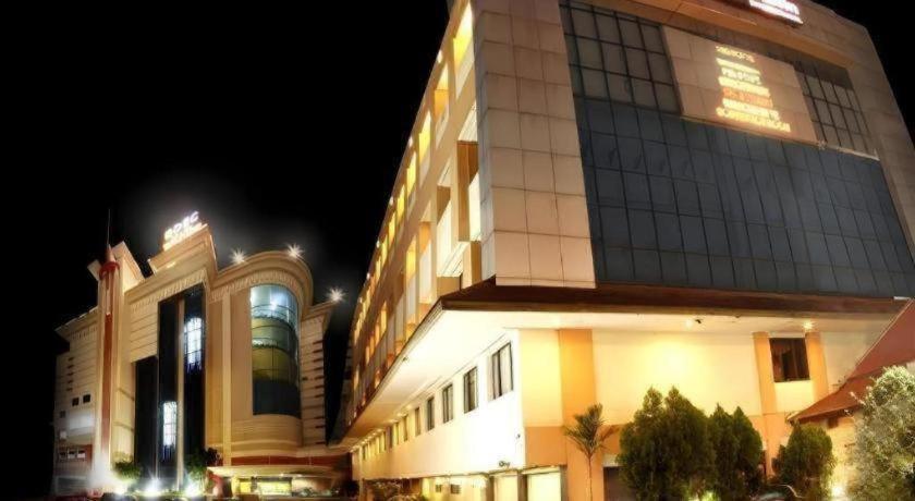 Hotel Banjarmasin International المظهر الخارجي الصورة