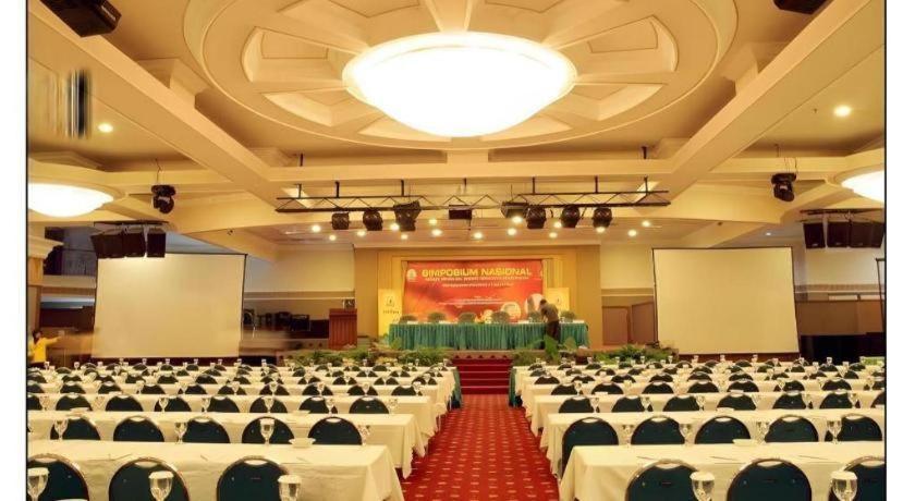 Hotel Banjarmasin International المظهر الخارجي الصورة